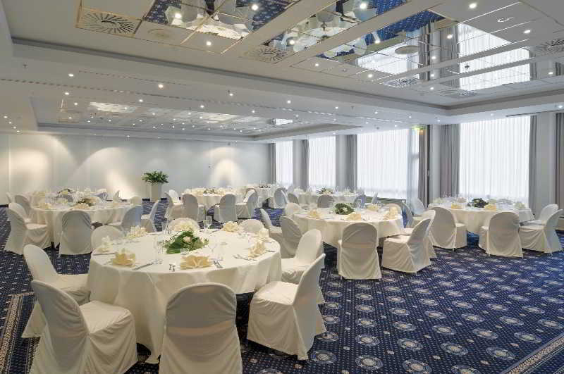 Express Frankfurt Airport By Ihg Hotel